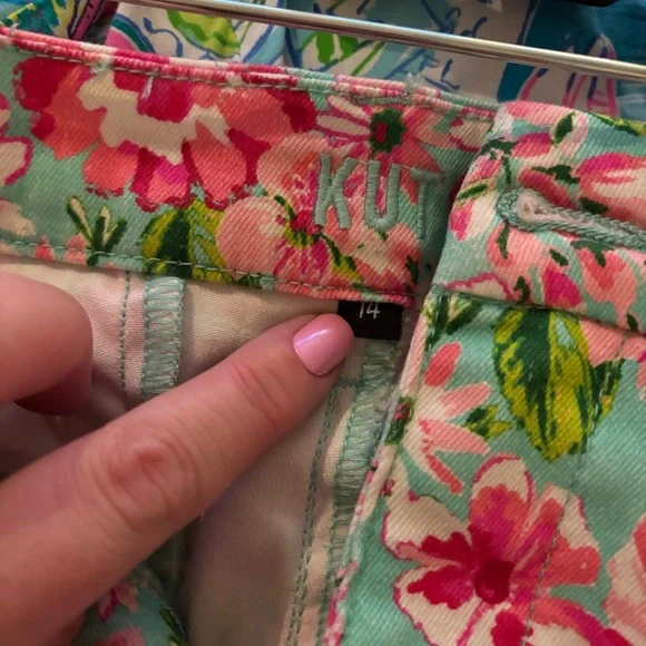 NWT Kut from the Kloth Pink and Green Floral Women's Shorts 14 - Picture 3 of 7